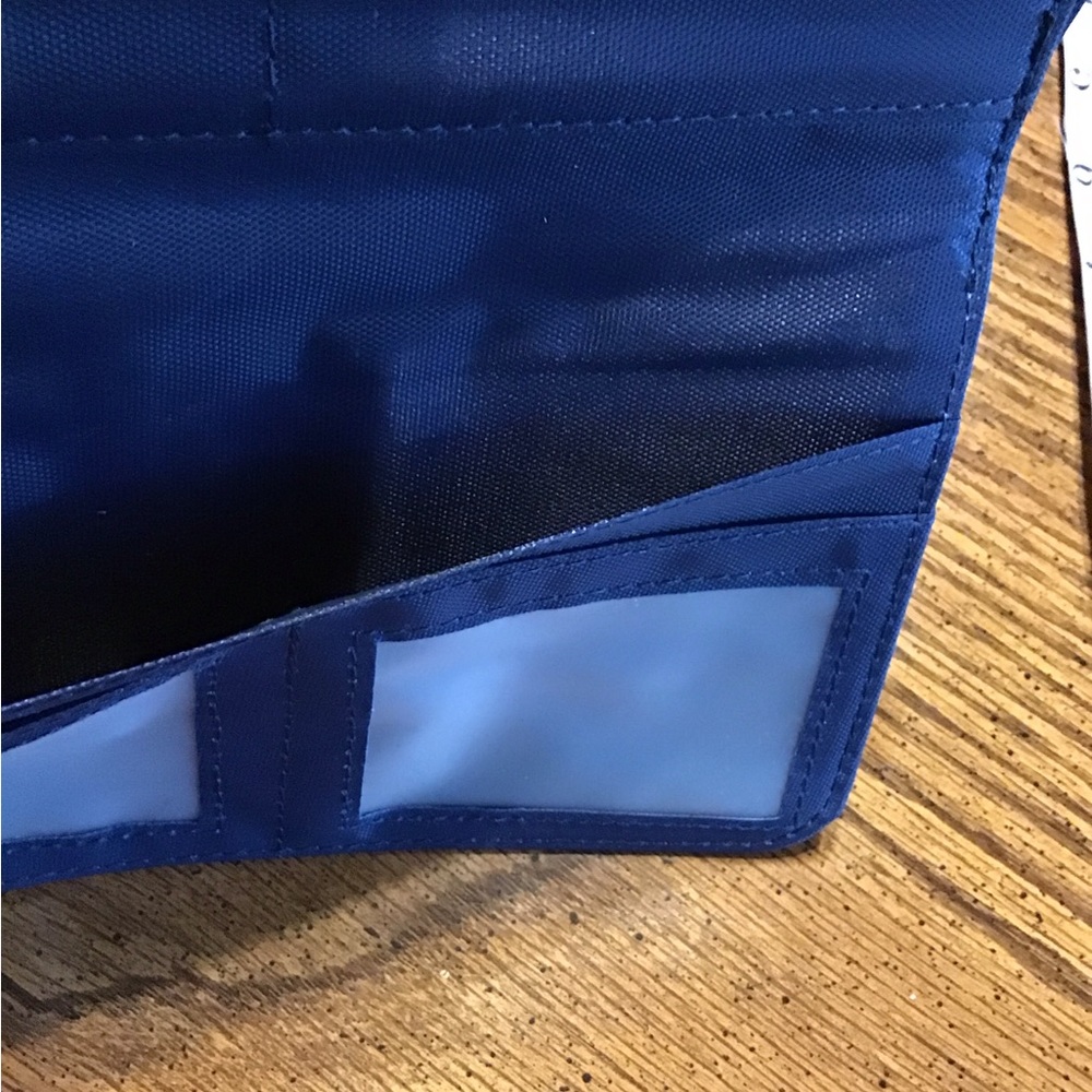 Women’s NWT Quilted Wallet lots of storage - Picture 11 of 11